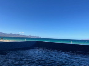 BeachFront with Jacuzzi Bahía Turquesa